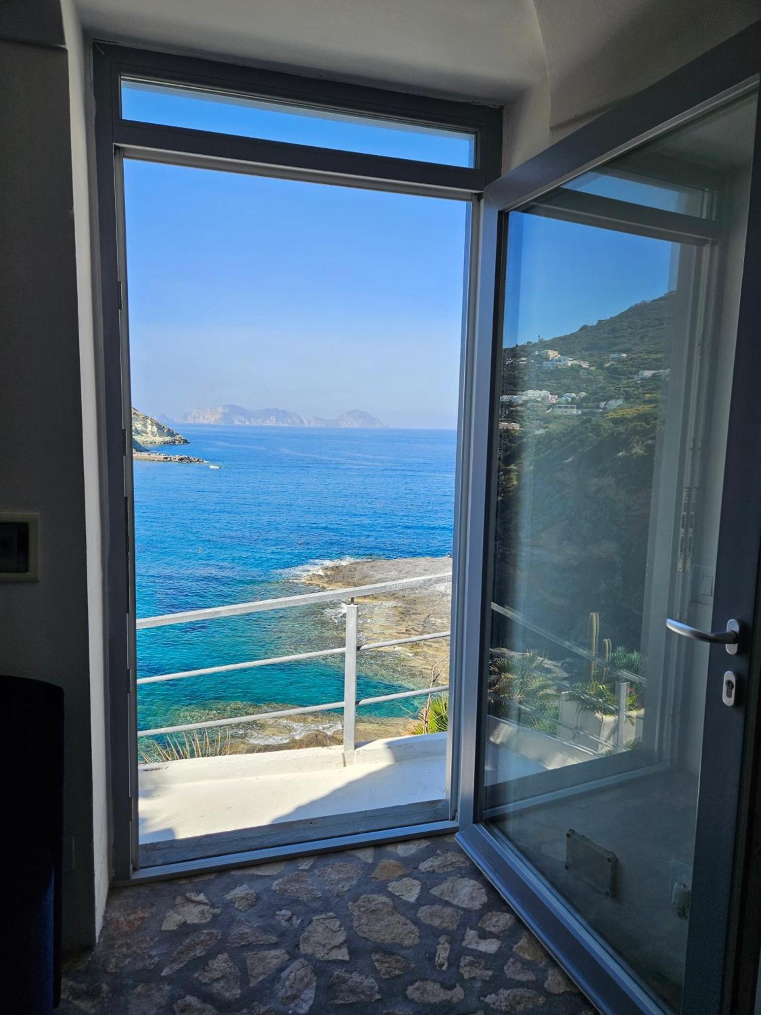 Maridea - La Caletta - Luxury Villa Ponza Exteriör bild